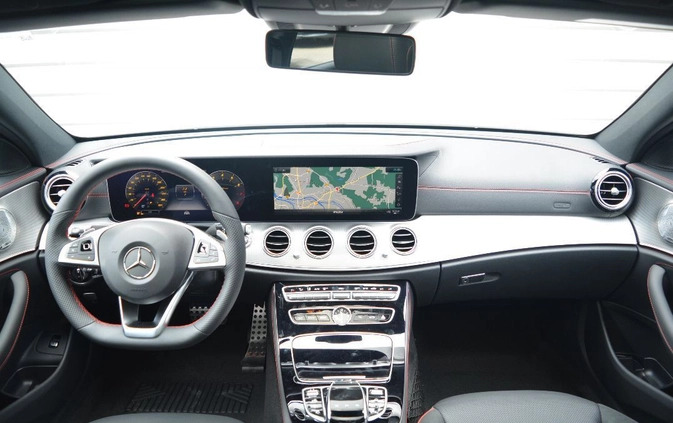 Mercedes-Benz Klasa E cena 240000 przebieg: 104000, rok produkcji 2018 z Lublin małe 56